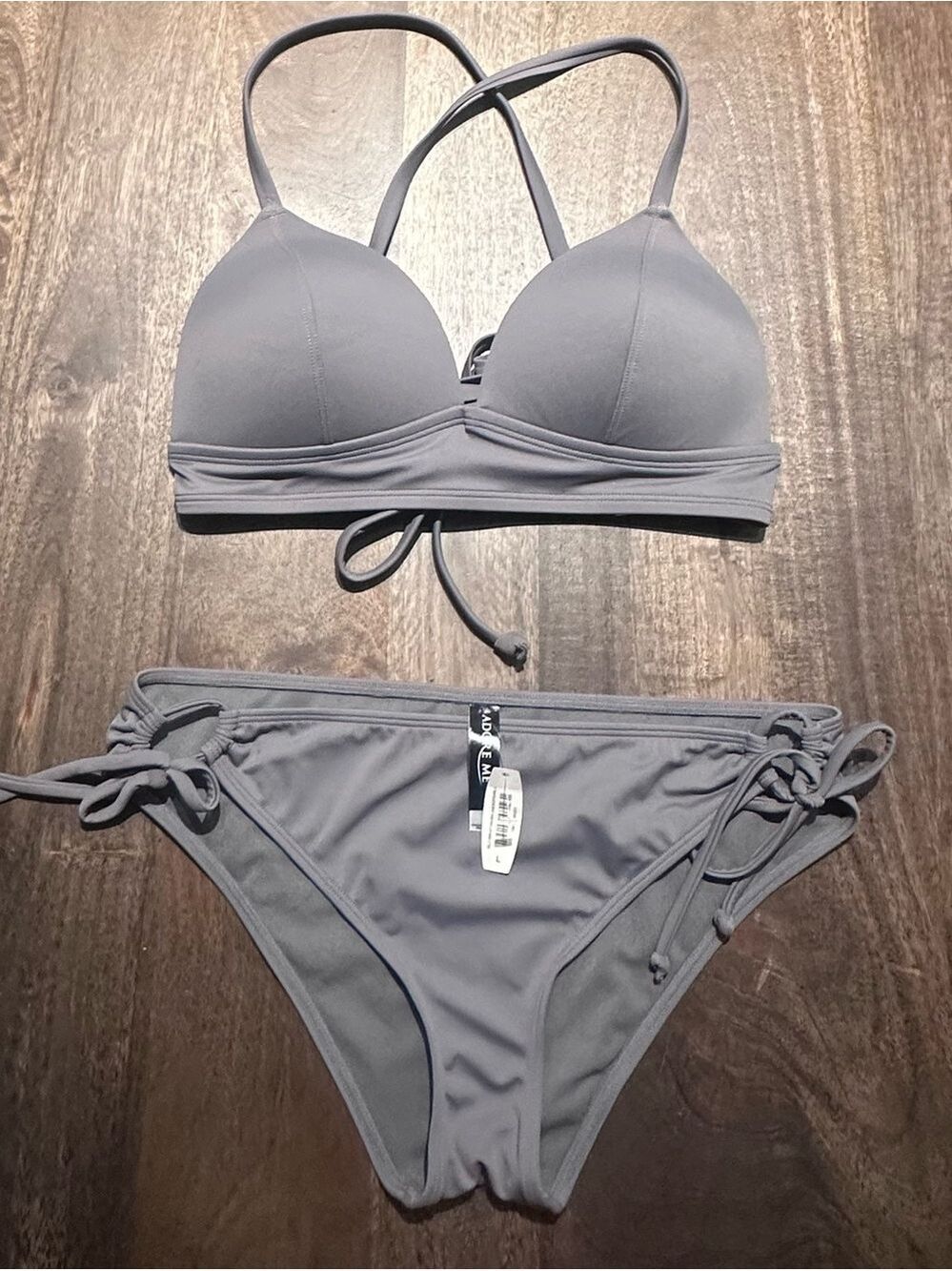 NWT Strappy Crisscross Back
String Bikini Gray Smoked Pearl Large Adore Me